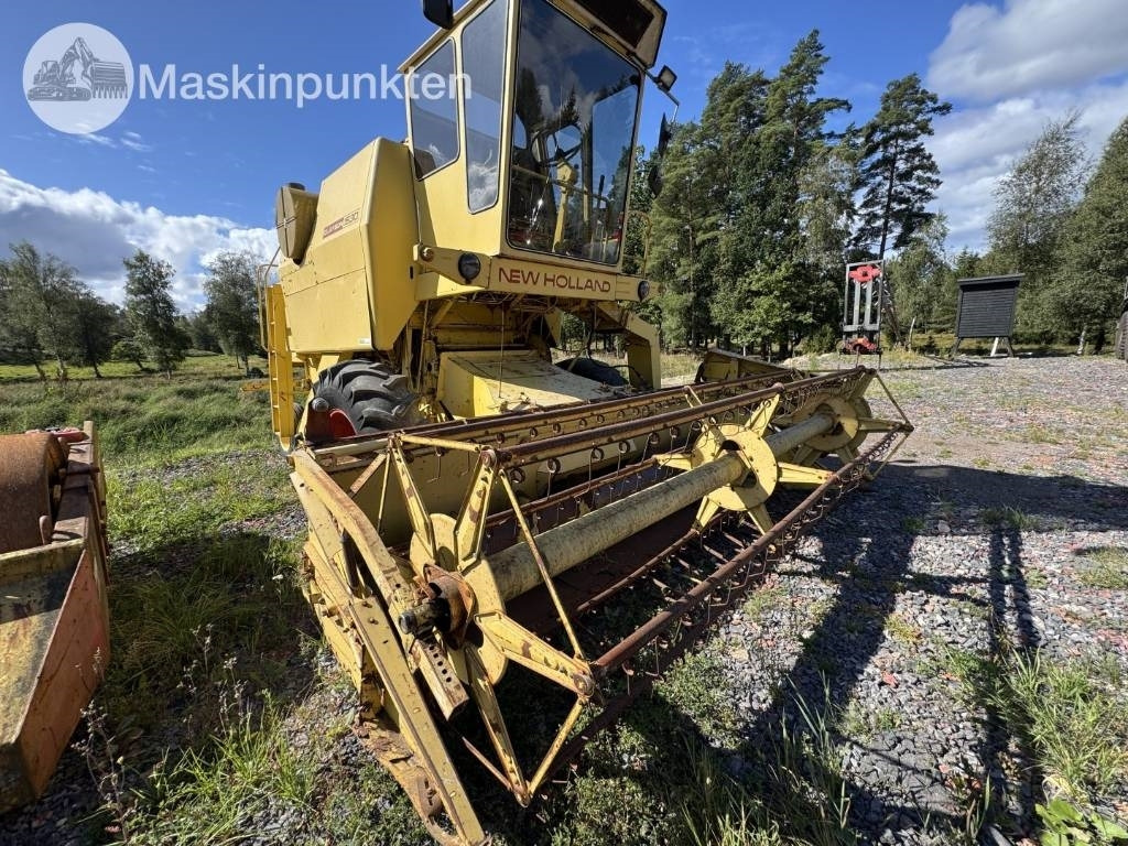 New Holland 1530 - Ceifeira debulhadora: foto 5 New Holland 1530 - Ceifeira debulhadora: foto 5