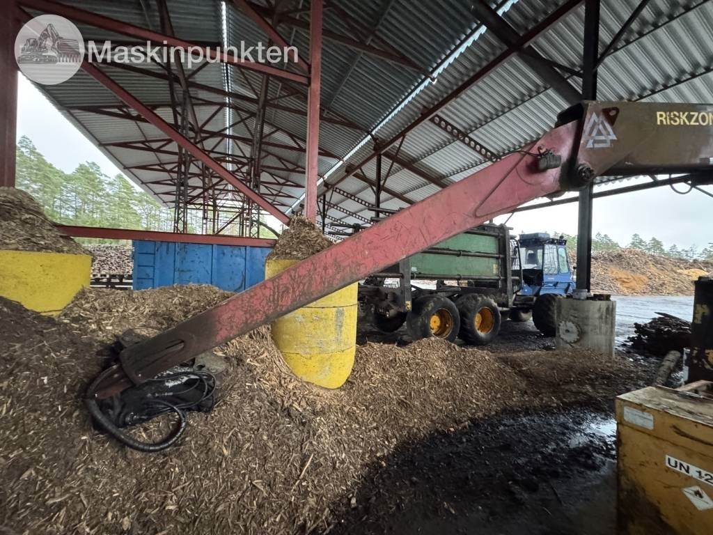 Scania P 124 G med Timberman - Camião de transporte de madeira: foto 4 Scania P 124 G med Timberman - Camião de transporte de madeira: foto 4