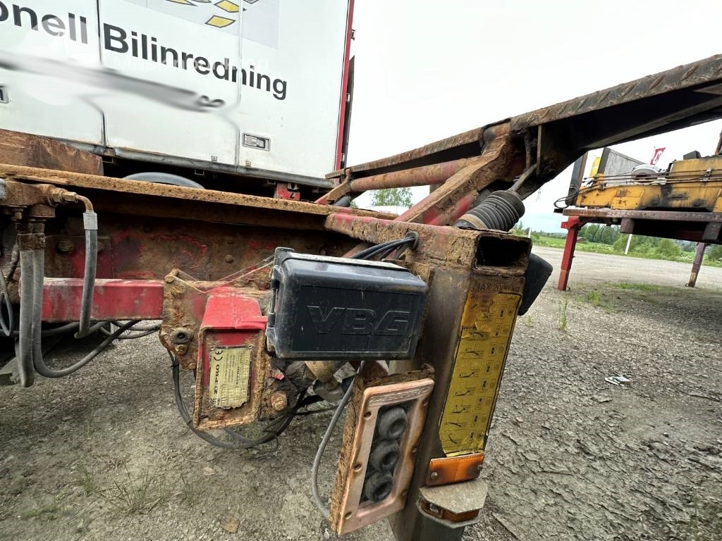 Camião transportador de contêineres/ Caixa móvel Scania R 124 LB: foto 31