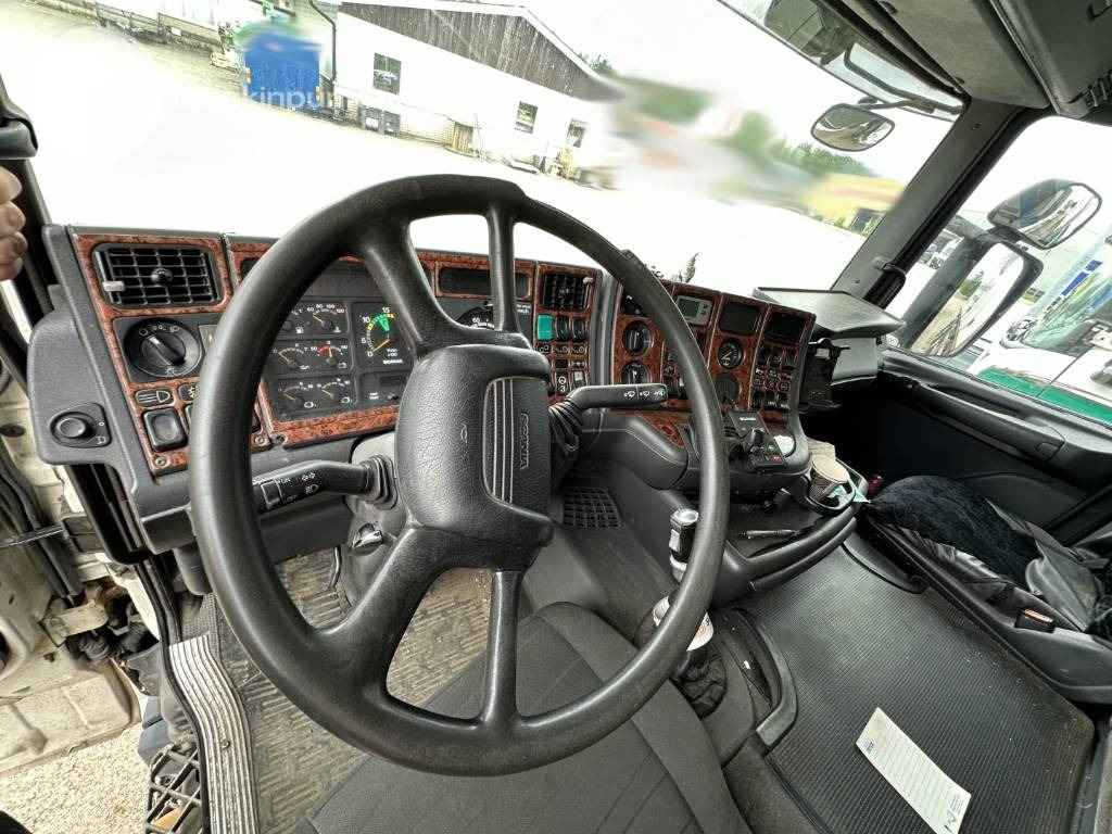 Camião transportador de contêineres/ Caixa móvel Scania R 124 LB: foto 44