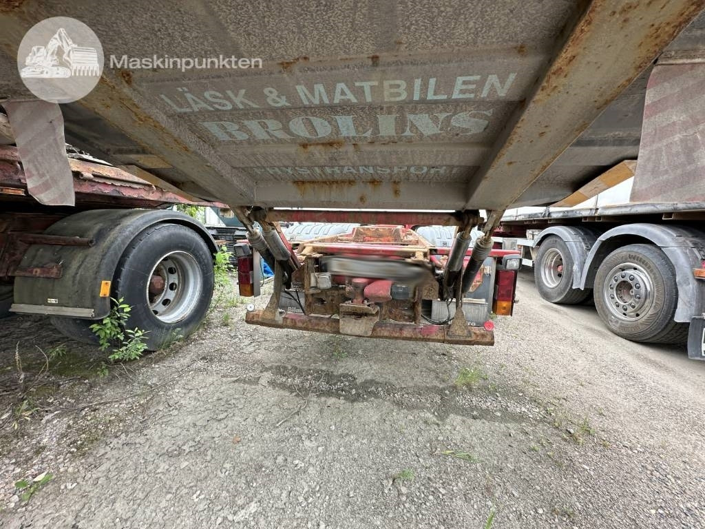 Scania R 124 LB - Camião transportador de contêineres/ Caixa móvel: foto 5 Scania R 124 LB - Camião transportador de contêineres/ Caixa móvel: foto 5