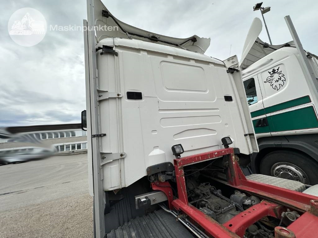 Camião transportador de contêineres/ Caixa móvel Scania R 124 LB: foto 26