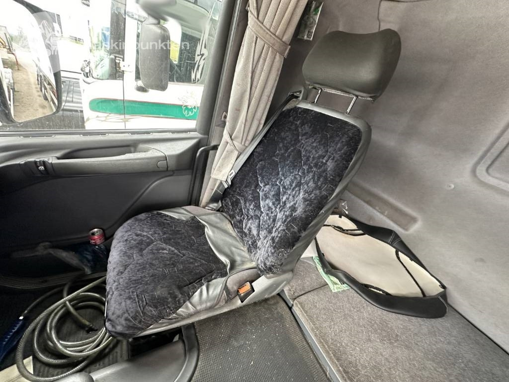 Camião transportador de contêineres/ Caixa móvel Scania R 124 LB: foto 50