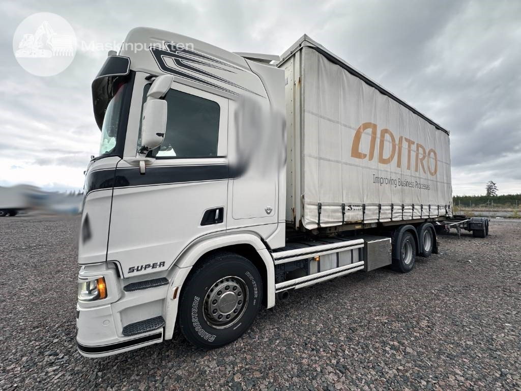 Scania R 580 - Camião transportador de contêineres/ Caixa móvel: foto 2 Scania R 580 - Camião transportador de contêineres/ Caixa móvel: foto 2