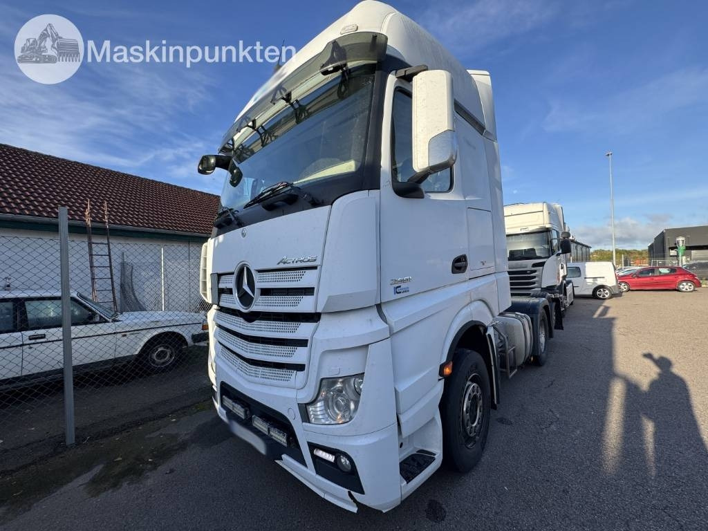 Mercedes-Benz Actros 963-4-C - Tractor: foto 1 Mercedes-Benz Actros 963-4-C - Tractor: foto 1
