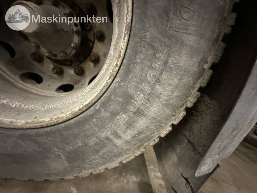 Tractor Scania R 560 gödseltrailer: foto 37 Tractor Scania R 560 gödseltrailer: foto 37