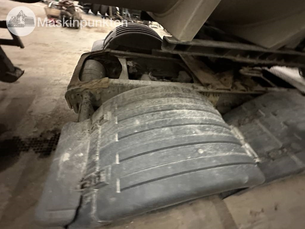 Tractor Scania R 560 gödseltrailer: foto 48 Tractor Scania R 560 gödseltrailer: foto 48