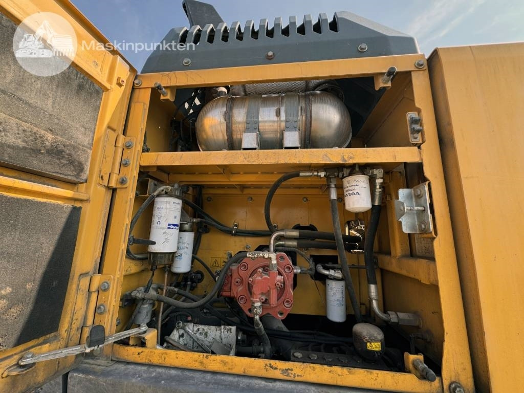Escavadora de rastos Volvo EC 250 E N L: foto 32