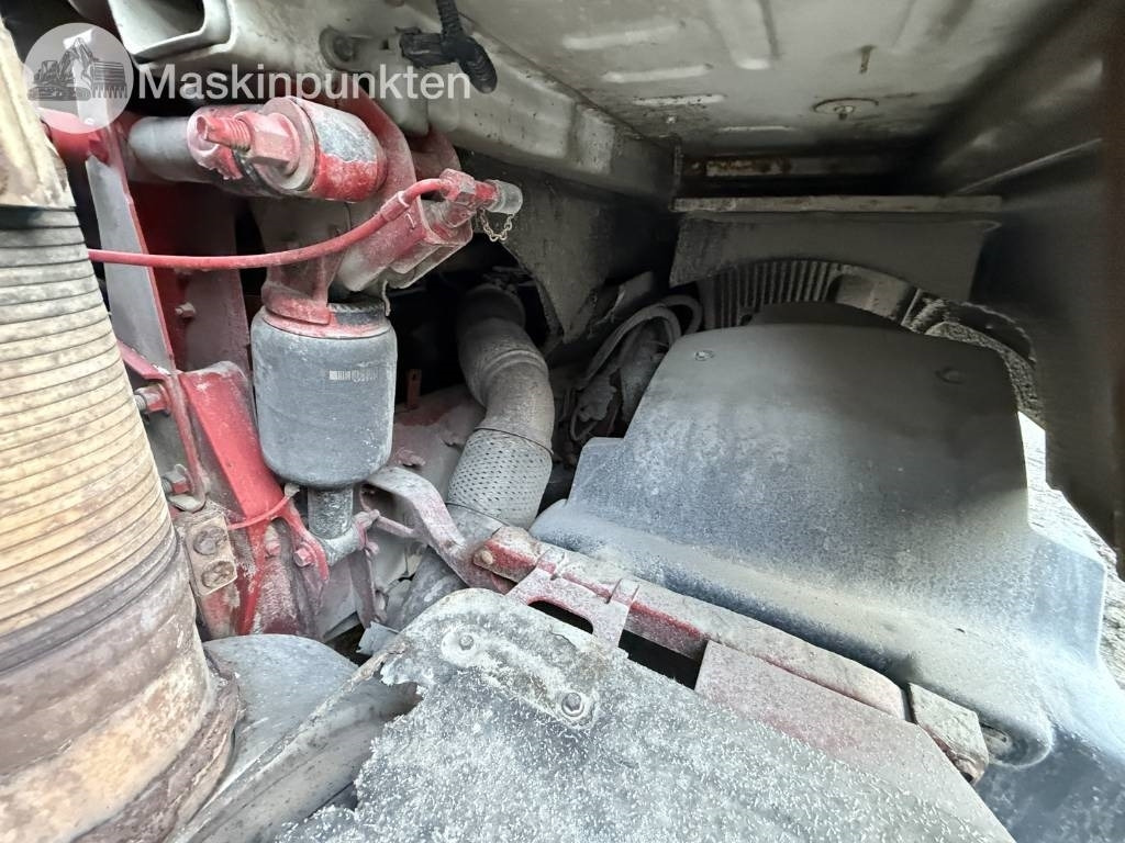 Camião polibenne Volvo FH 8*4 Tridem lastväxlare: foto 29 Camião polibenne Volvo FH 8*4 Tridem lastväxlare: foto 29