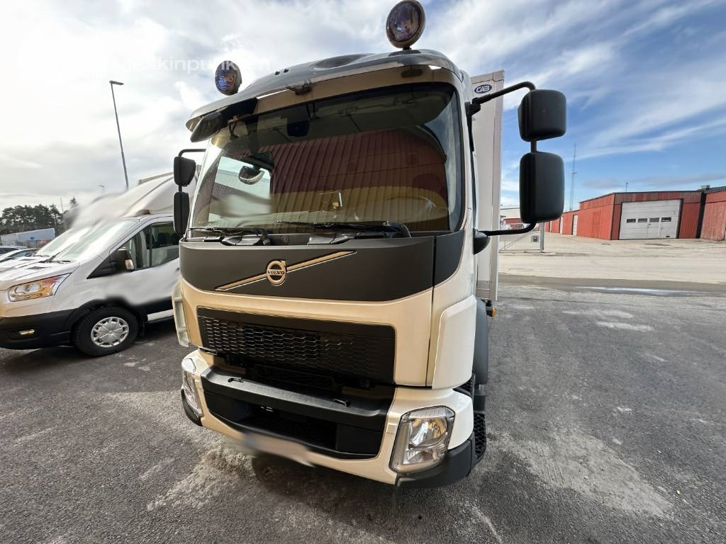 Volvo FL 210 - Camião furgão: foto 3 Volvo FL 210 - Camião furgão: foto 3
