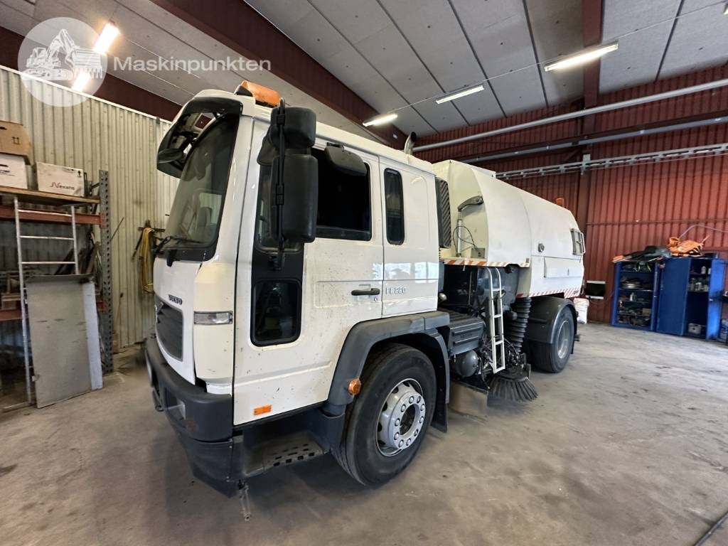 Volvo FL 618 - Caminhão de lixo: foto 1 Volvo FL 618 - Caminhão de lixo: foto 1
