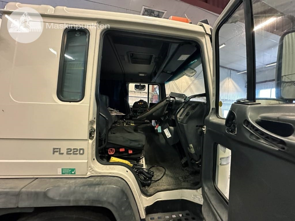 Caminhão de lixo Volvo FL 618: foto 9