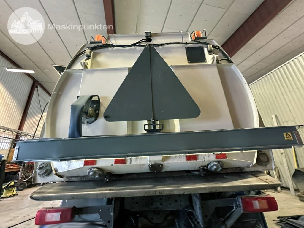 Caminhão de lixo Volvo FL 618: foto 26
