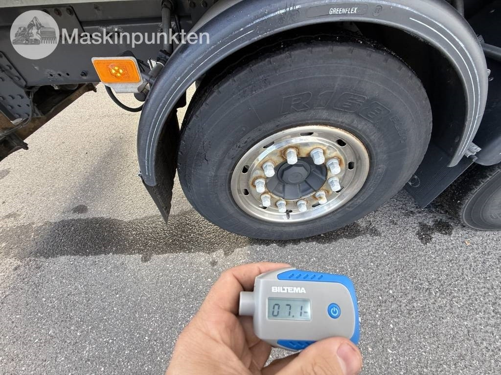 Camião transportador de contêineres/ Caixa móvel Volvo FM 460: foto 50