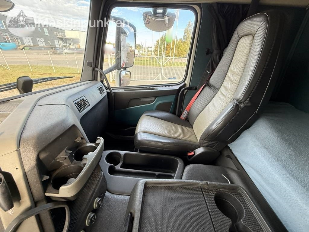Locação financeira de Volvo FM 460  Volvo FM 460: foto 21