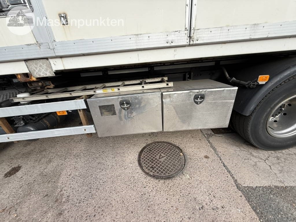 Camião transportador de contêineres/ Caixa móvel Volvo FM 460: foto 33