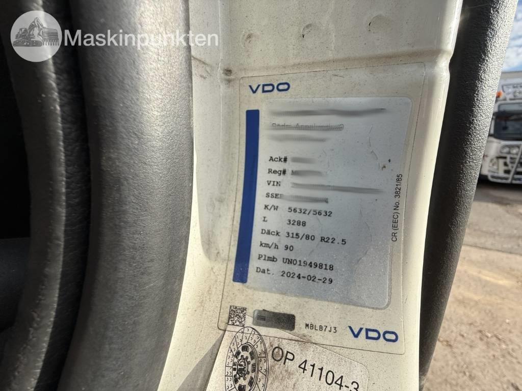 Camião transportador de contêineres/ Caixa móvel Volvo FM 460: foto 11