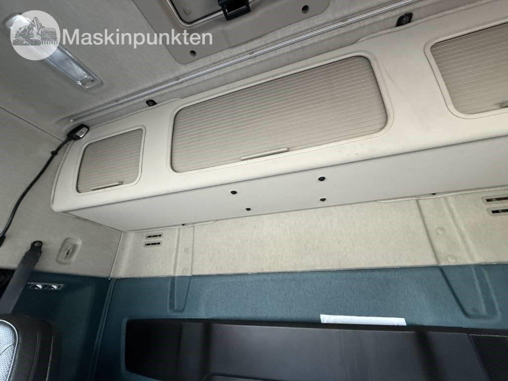 Camião transportador de contêineres/ Caixa móvel Volvo FM 460: foto 26