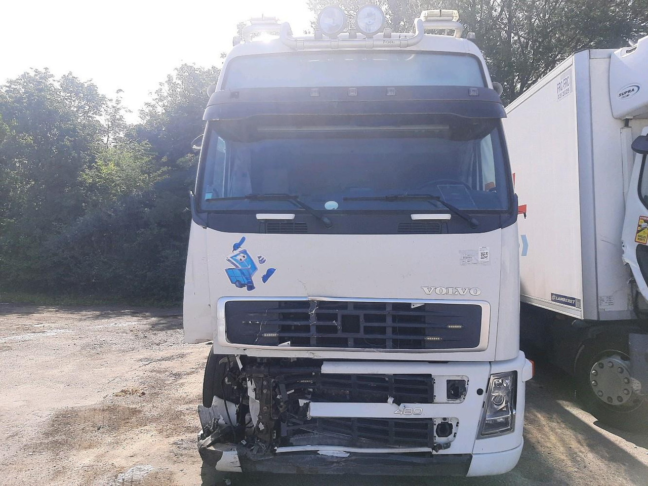 VOLVO FH 480 PORTEUR - Camião furgão: foto 2 VOLVO FH 480 PORTEUR - Camião furgão: foto 2