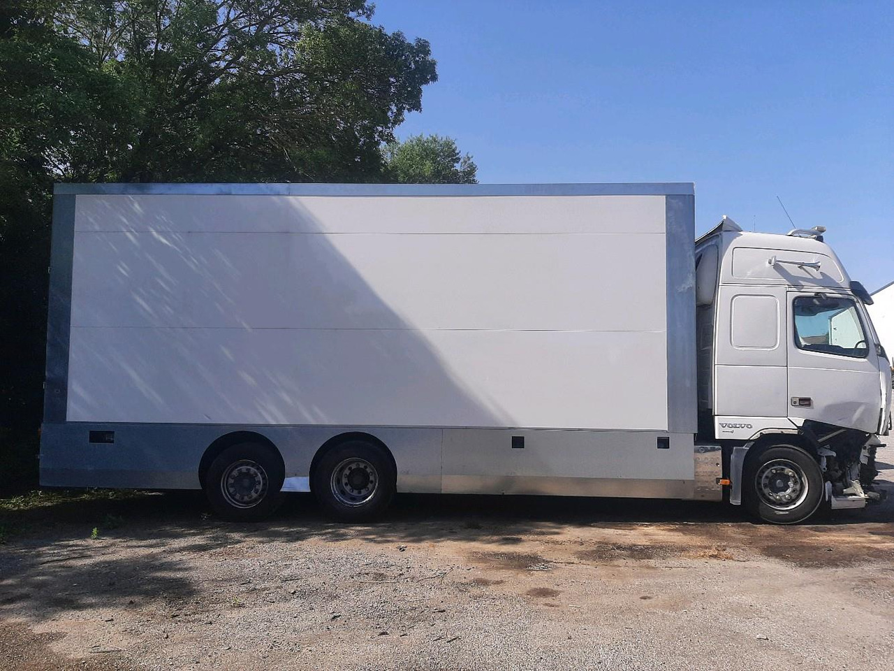 VOLVO FH 480 PORTEUR - Camião furgão: foto 3 VOLVO FH 480 PORTEUR - Camião furgão: foto 3