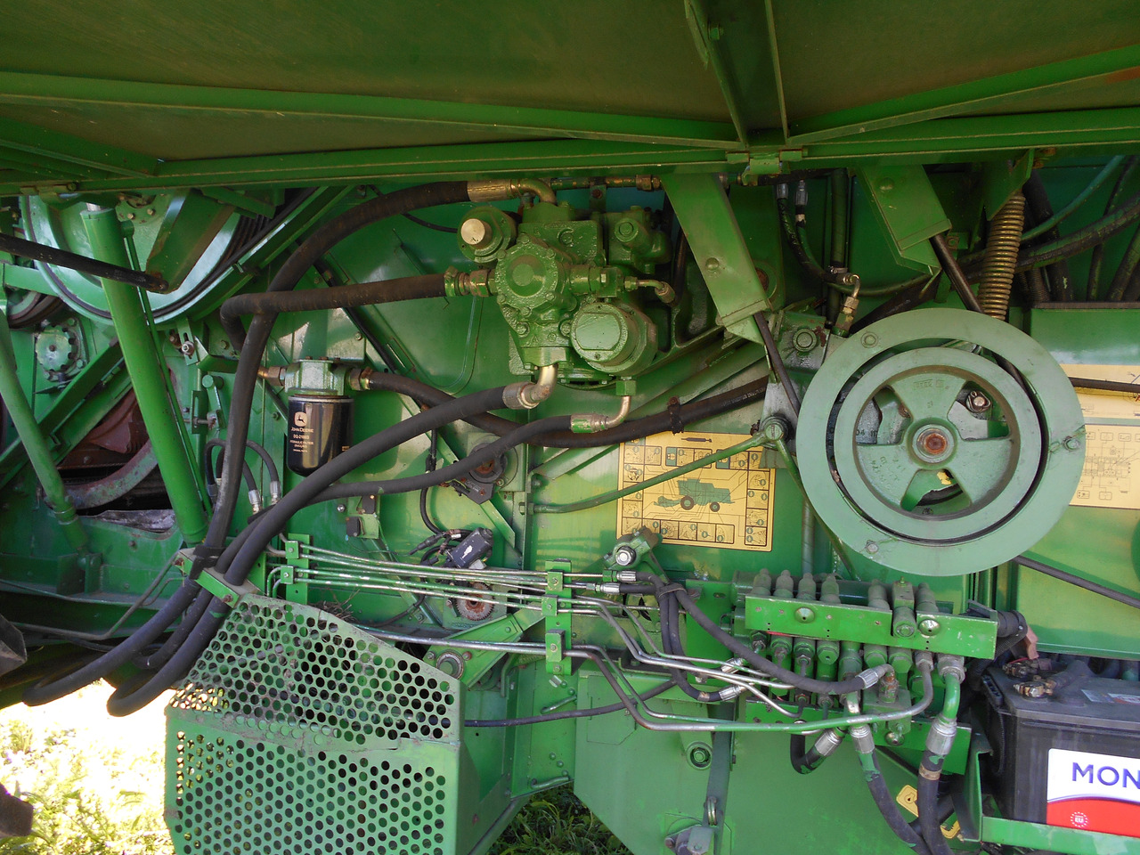 Ceifeira debulhadora John Deere 1550: foto 6
