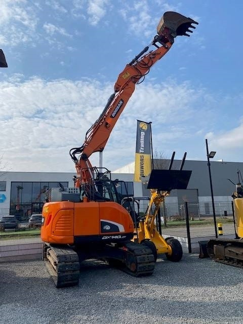 Doosan DX140LCR-5 - Escavadora de rastos: foto 1 Doosan DX140LCR-5 - Escavadora de rastos: foto 1