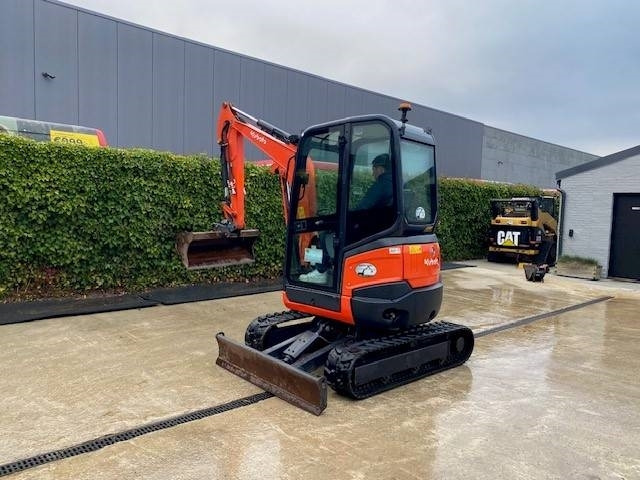 Kubota U 27-4 - Mini escavadeira: foto 1 Kubota U 27-4 - Mini escavadeira: foto 1