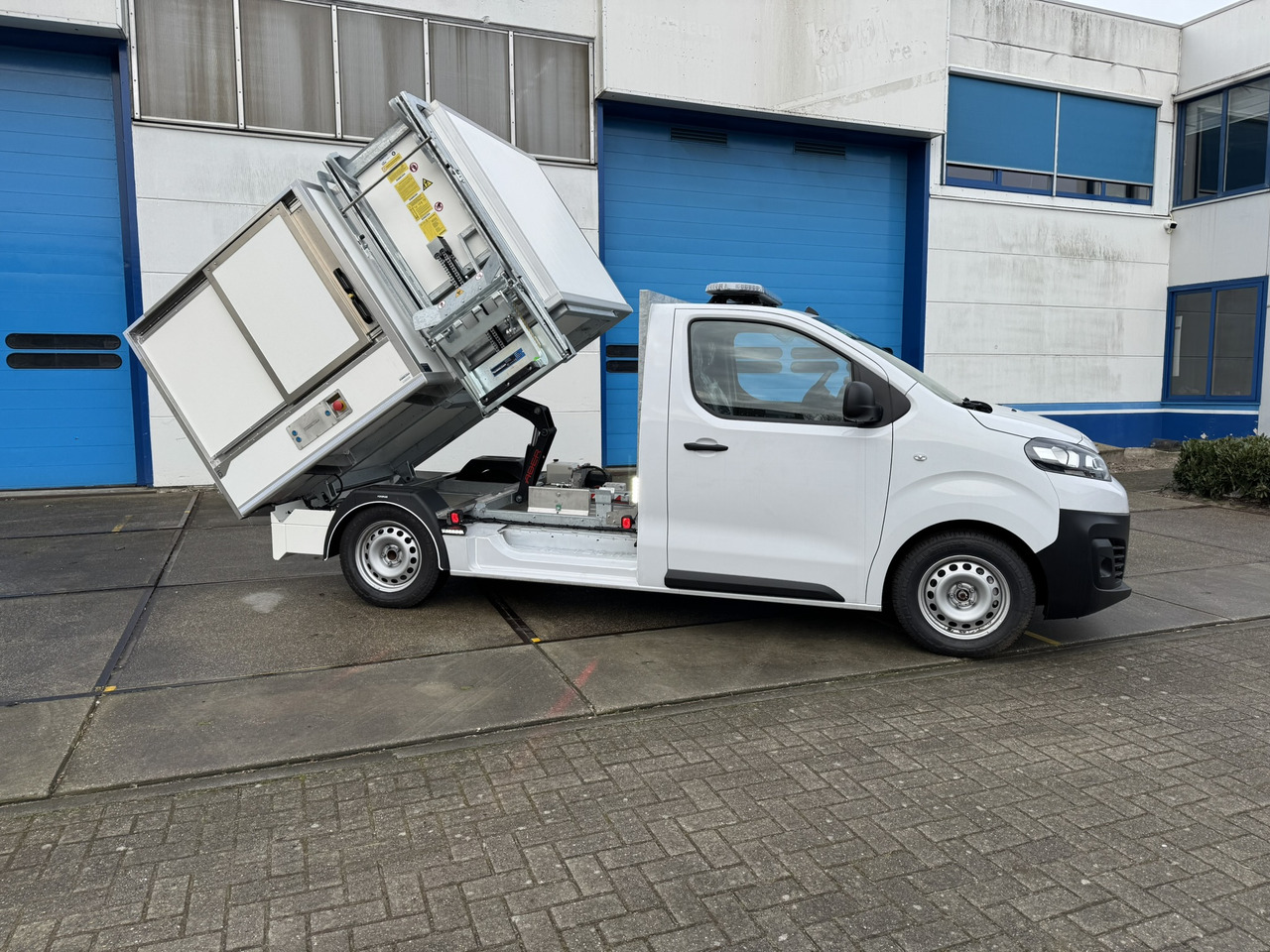 Citroen E-Jumpy veegvuil zijbelader seitenlader mullfahrzeug - Carrinha basculante, Carrinha elétrica: foto 1 Citroen E-Jumpy veegvuil zijbelader seitenlader mullfahrzeug - Carrinha basculante, Carrinha elétrica: foto 1