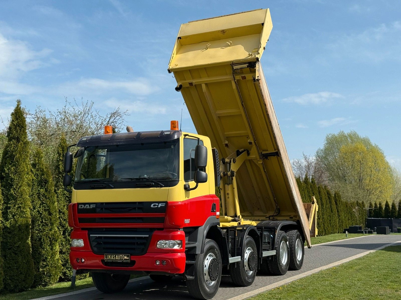 DAF CF 85.410 TIPPER HYDROBOARD - Camião basculante: foto 1 DAF CF 85.410 TIPPER HYDROBOARD - Camião basculante: foto 1