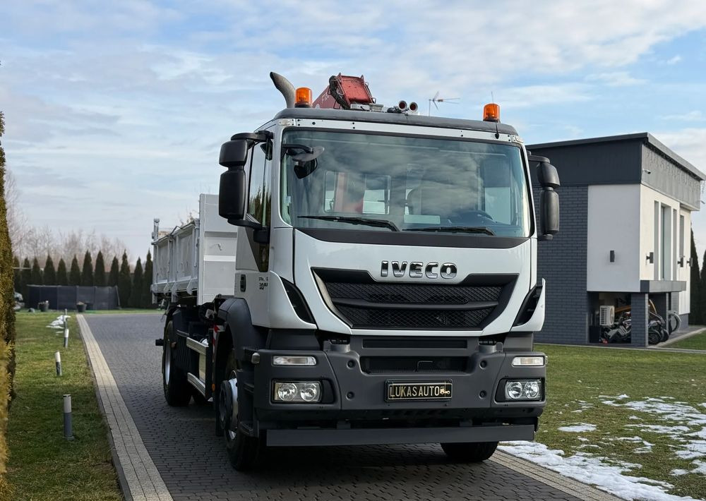Iveco STRALIS 330 / 4x2 / FASSI F135 / WYWROTKA - Camião basculante: foto 4 Iveco STRALIS 330 / 4x2 / FASSI F135 / WYWROTKA - Camião basculante: foto 4