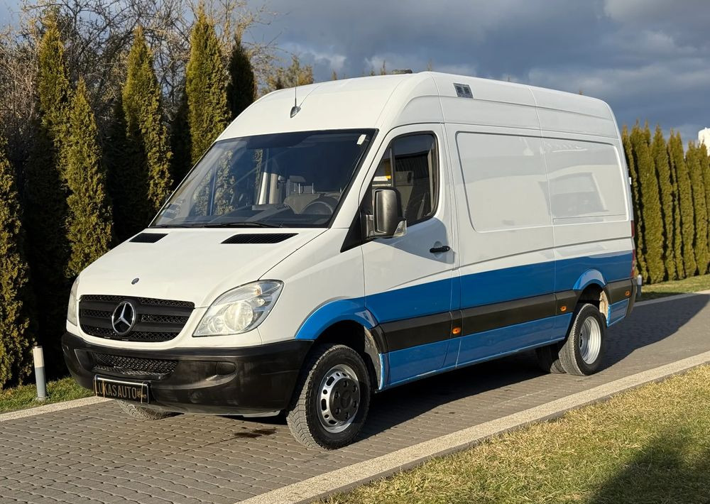 Mercedes-Benz SPRINTER 516 3,5 T MANUAL - Furgão: foto 1 Mercedes-Benz SPRINTER 516 3,5 T MANUAL - Furgão: foto 1