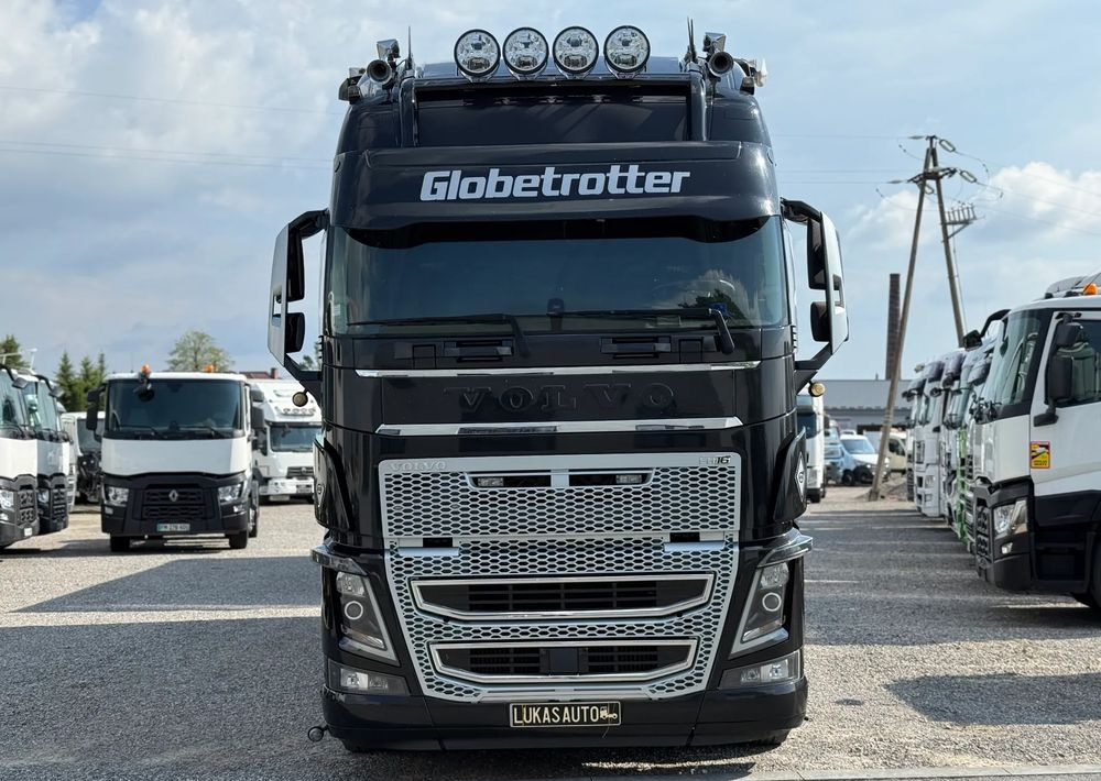 Volvo FH16 660 HP TANDEM 6x2 LIMITED EDITION - Camião furgão: foto 2 Volvo FH16 660 HP TANDEM 6x2 LIMITED EDITION - Camião furgão: foto 2