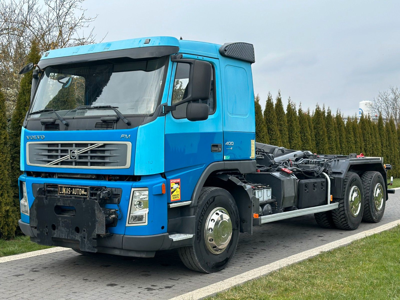 Volvo FM 400 MANUAL 6X4 ABROLLKIPPER - Camião polibenne: foto 1 Volvo FM 400 MANUAL 6X4 ABROLLKIPPER - Camião polibenne: foto 1
