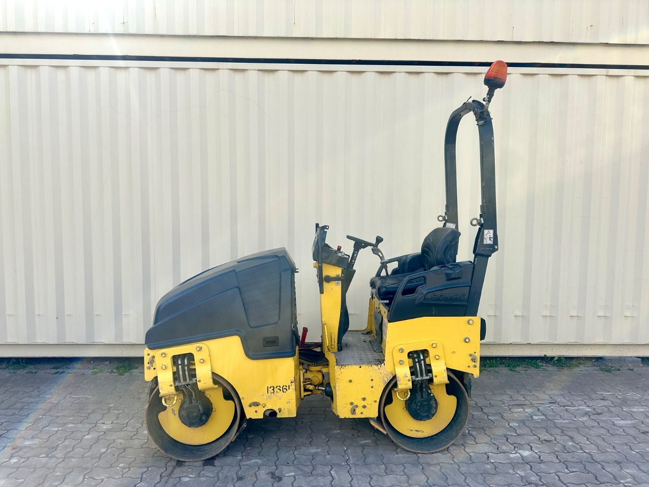 BOMAG BW80AD-5 / 2018 BJ / 999 H / 1.550 KG - Rolo: foto 2 BOMAG BW80AD-5 / 2018 BJ / 999 H / 1.550 KG - Rolo: foto 2