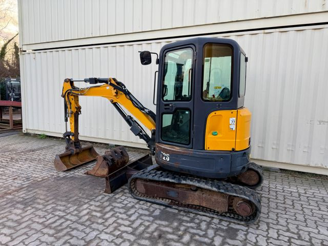 Bobcat E26 / 2016 BJ / 3 x Löffel / 3.905 H - Mini escavadeira: foto 3 Bobcat E26 / 2016 BJ / 3 x Löffel / 3.905 H - Mini escavadeira: foto 3