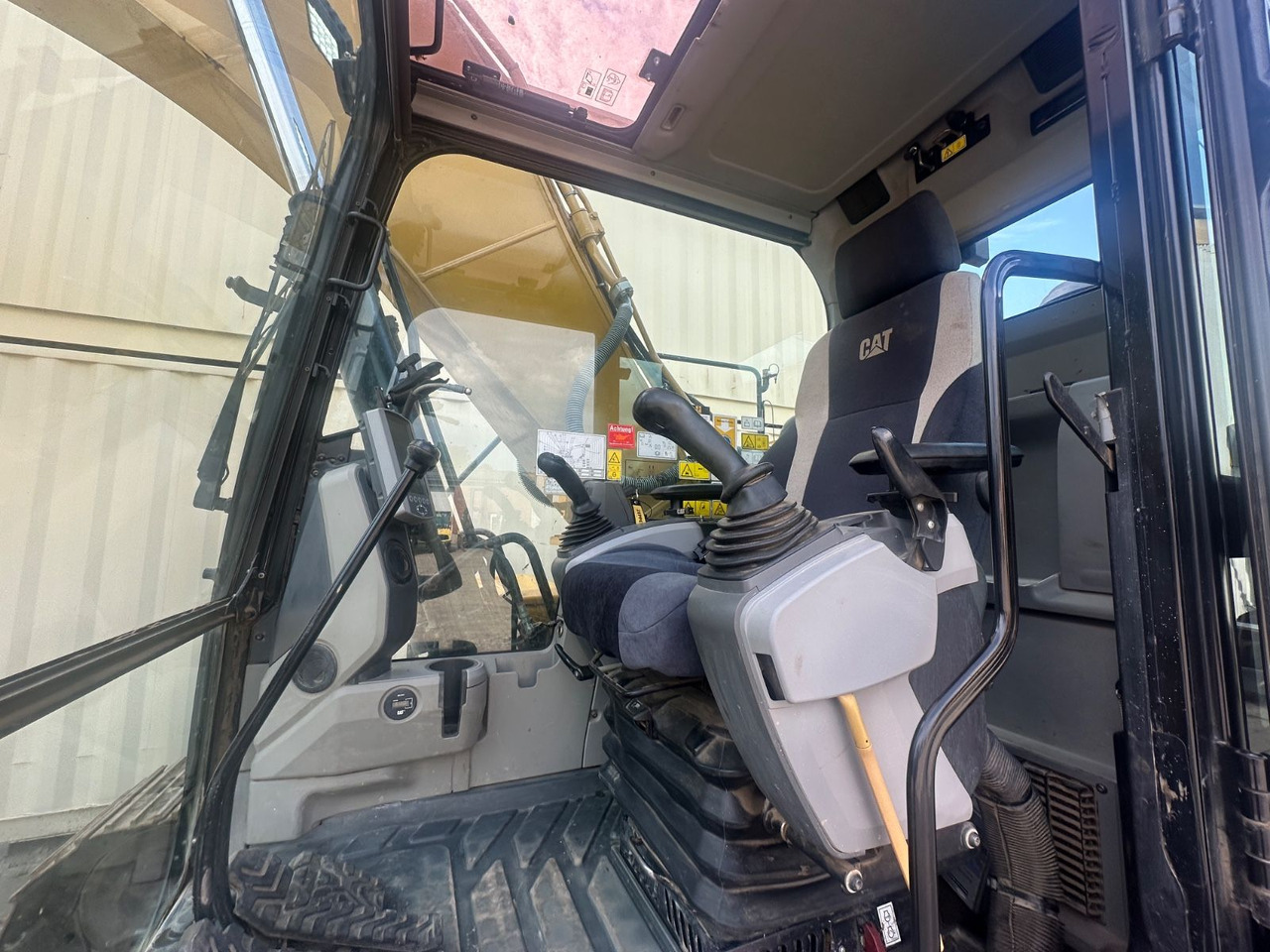 Locação financeira de  CAT 320FL / 2017 BJ / 9.933 H / Deutsche Maschine CAT 320FL / 2017 BJ / 9.933 H / Deutsche Maschine: foto 13