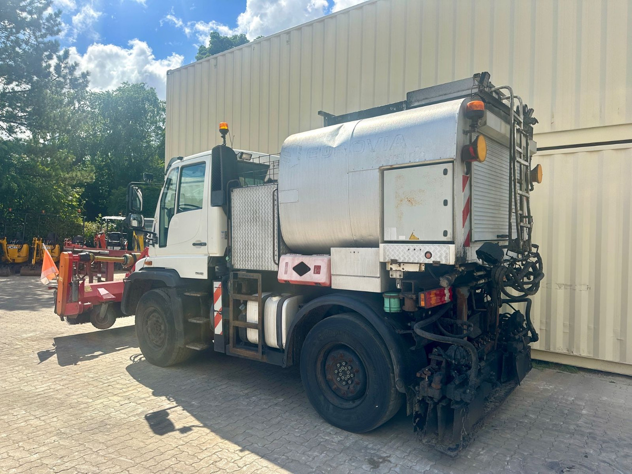 Unimog U400 Schäfer-Technic Bitum/Asphalt / TÜV 02/2026 - Máquina de asfalto: foto 3 Unimog U400 Schäfer-Technic Bitum/Asphalt / TÜV 02/2026 - Máquina de asfalto: foto 3