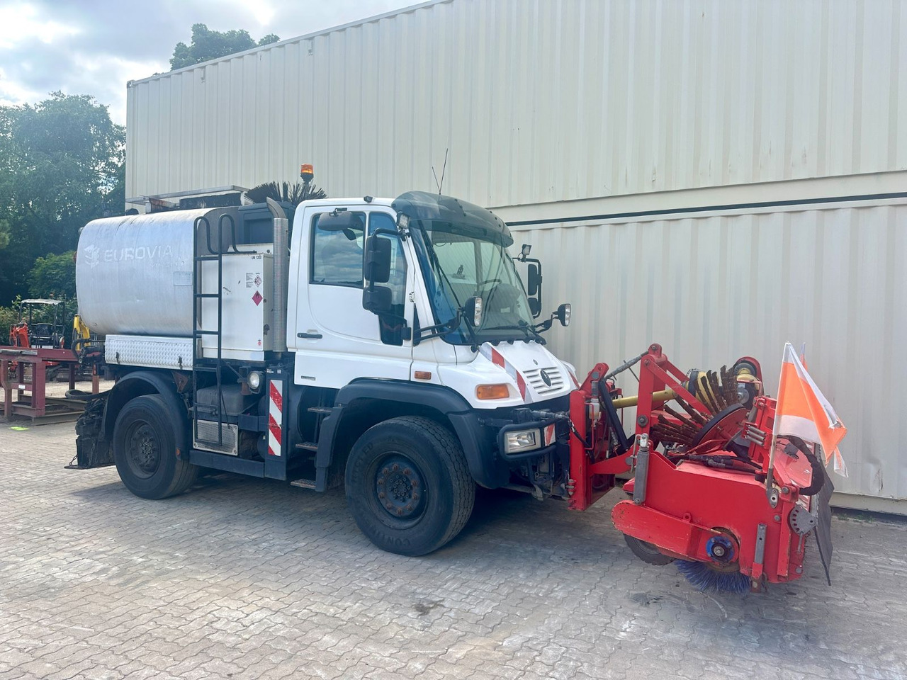 Unimog U400 Schäfer-Technic Bitum/Asphalt / TÜV 02/2026 - Máquina de asfalto: foto 4 Unimog U400 Schäfer-Technic Bitum/Asphalt / TÜV 02/2026 - Máquina de asfalto: foto 4