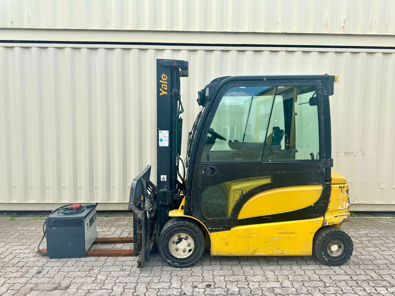 Yale ERP30VL / Seitenschieber + Zinkenverstellung - Empilhador elétrico: foto 2 Yale ERP30VL / Seitenschieber + Zinkenverstellung - Empilhador elétrico: foto 2