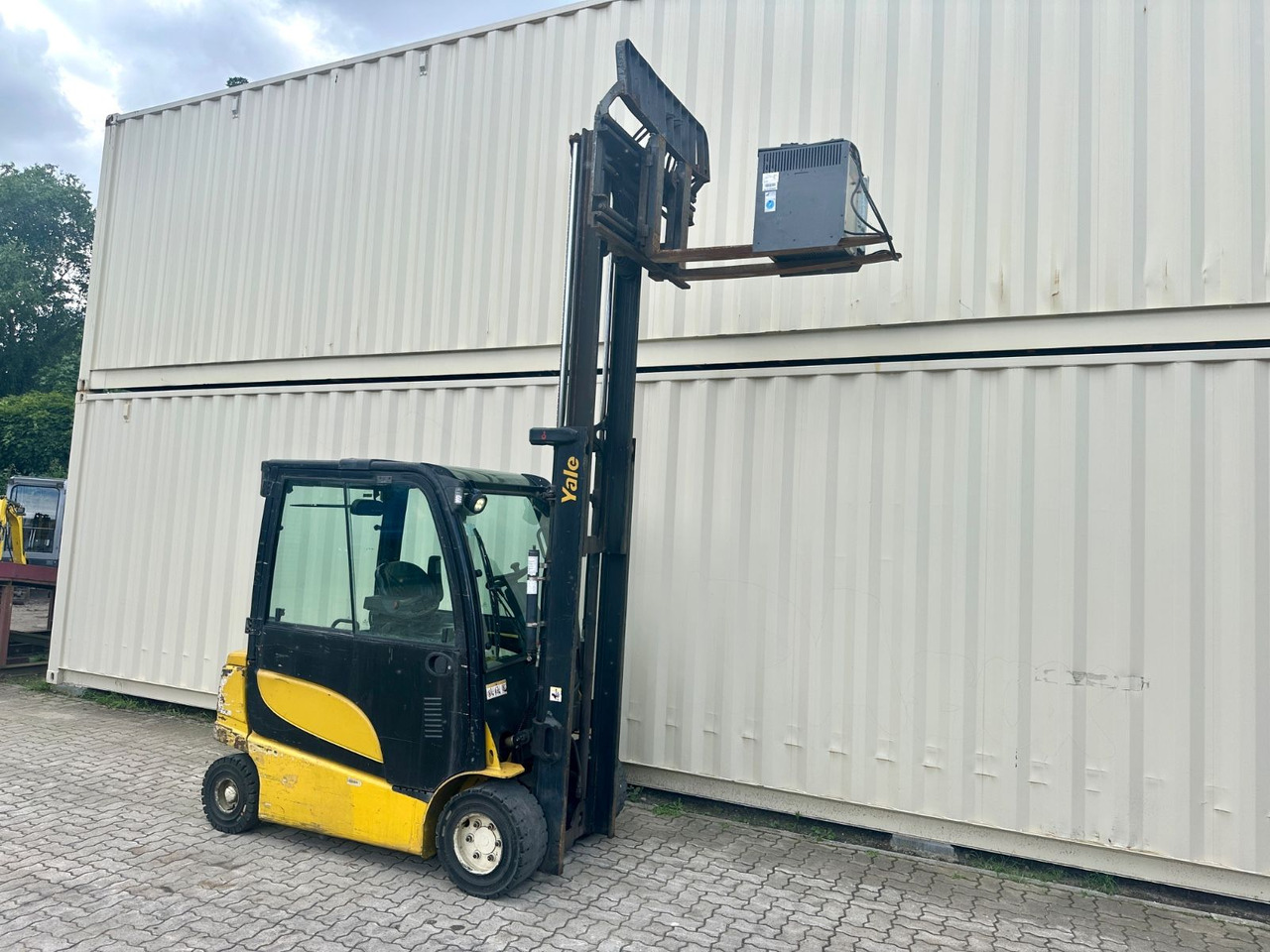 Yale ERP30VL / Seitenschieber + Zinkenverstellung - Empilhador elétrico: foto 4 Yale ERP30VL / Seitenschieber + Zinkenverstellung - Empilhador elétrico: foto 4