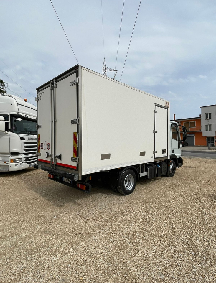IVECO EUROCARGO 75E18 - Camião frigorífico: foto 2 IVECO EUROCARGO 75E18 - Camião frigorífico: foto 2