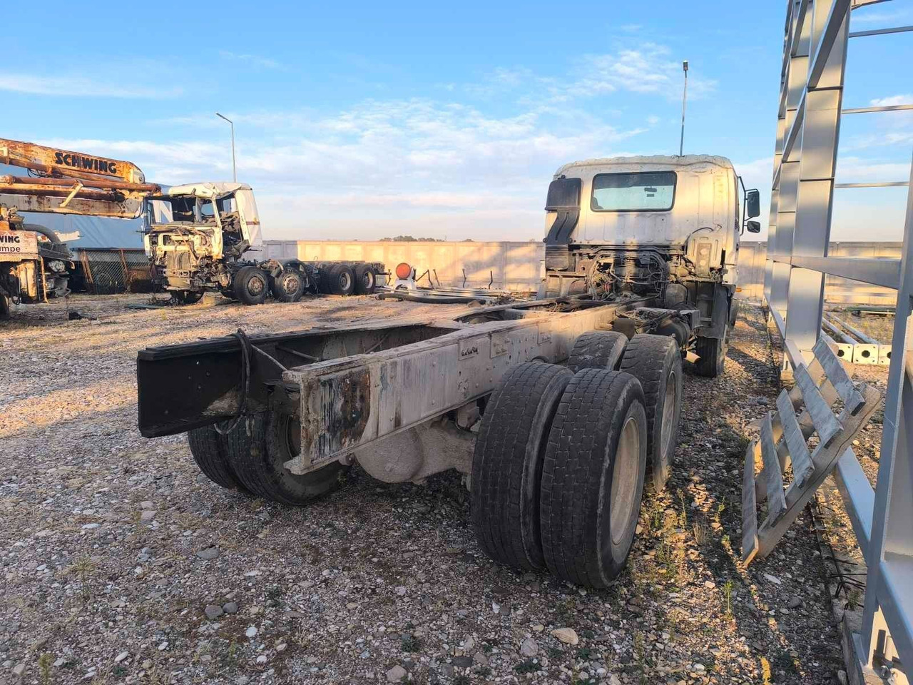 Isuzu 2.8 CXZ 81 - Camião chassi: foto 5 Isuzu 2.8 CXZ 81 - Camião chassi: foto 5