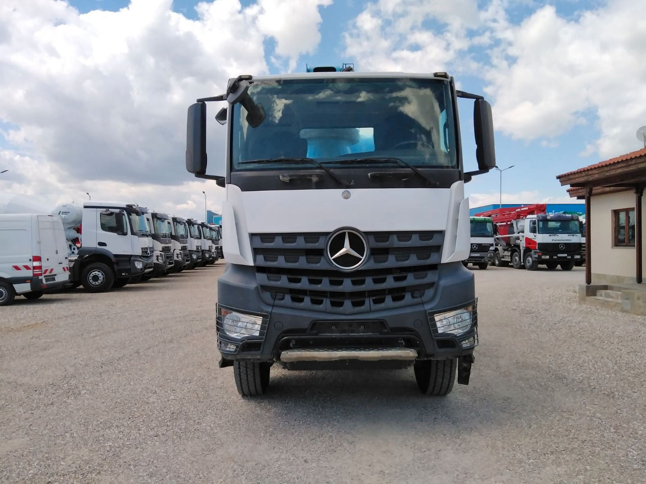 Mercedes-Benz AROCS 4140 CIFA MAGNUM MK28.4L 8X6 - Autobomba de betão: foto 2 Mercedes-Benz AROCS 4140 CIFA MAGNUM MK28.4L 8X6 - Autobomba de betão: foto 2
