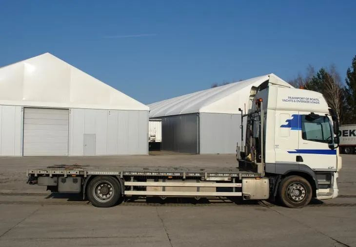 DAF CF 410 EURO 6 Laweta - Platforma super stan - Camião de caixa aberta/ Plataforma: foto 1 DAF CF 410 EURO 6 Laweta - Platforma super stan - Camião de caixa aberta/ Plataforma: foto 1