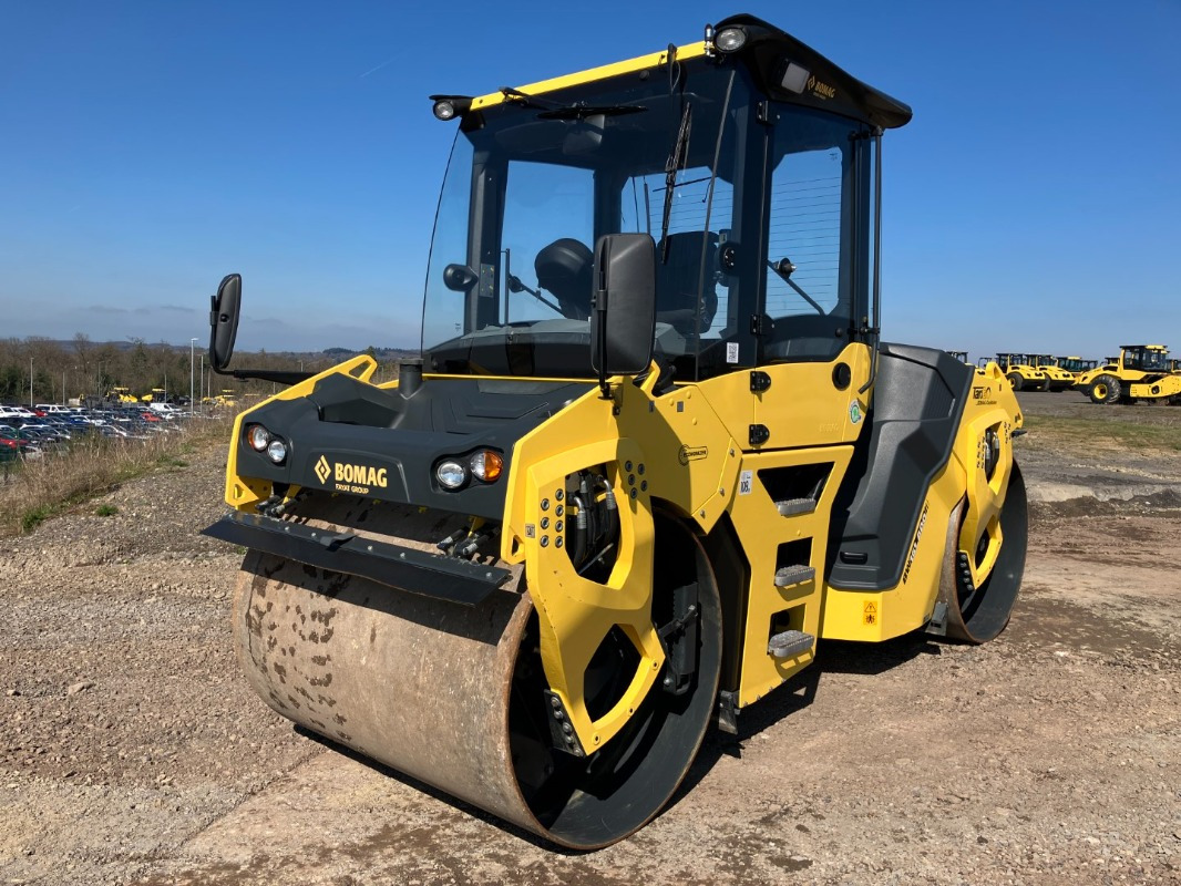 BOMAG DE BW 161 ADO-5 STage V/Tier 4f - Compactador de asfalto: foto 1 BOMAG DE BW 161 ADO-5 STage V/Tier 4f - Compactador de asfalto: foto 1