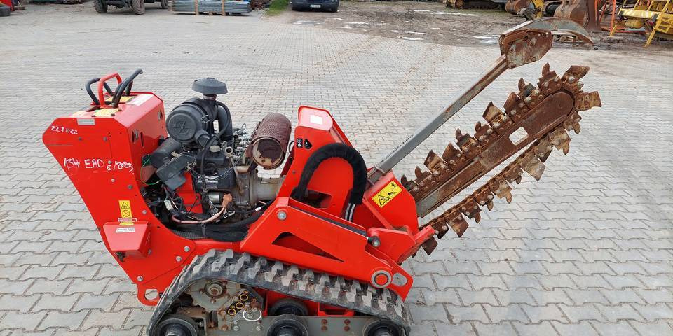 Koparka łańcuchowa Ditch Witch C24X 24 KM Honda - Colocadora de tubagem: foto 5 Koparka łańcuchowa Ditch Witch C24X 24 KM Honda - Colocadora de tubagem: foto 5
