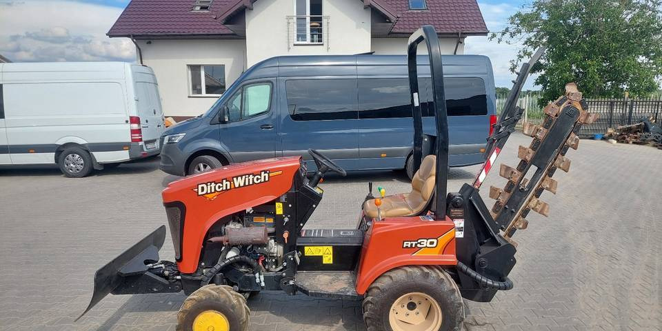 Koparka łańcuchowa Ditch Witch RT30 - Colocadora de tubagem: foto 1 Koparka łańcuchowa Ditch Witch RT30 - Colocadora de tubagem: foto 1