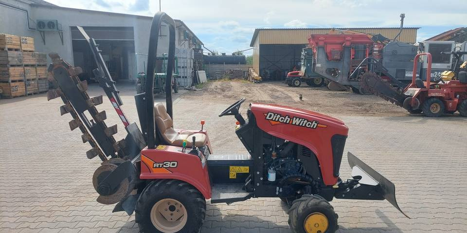 Koparka łańcuchowa Ditch Witch RT30 - Colocadora de tubagem: foto 5 Koparka łańcuchowa Ditch Witch RT30 - Colocadora de tubagem: foto 5