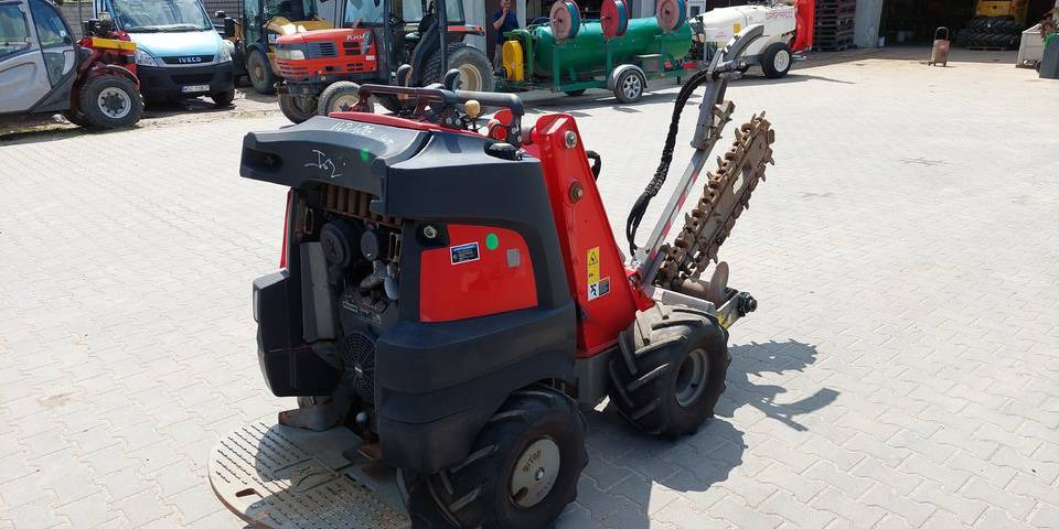 Koparka łańcuchowa miniładowarka Ditch Witch R300 wiertnica - Colocadora de tubagem: foto 3 Koparka łańcuchowa miniładowarka Ditch Witch R300 wiertnica - Colocadora de tubagem: foto 3