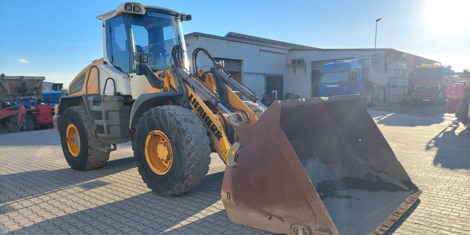 Ładowarka Liebherr L538 16 ton łyżka wysokiego wysypu - Pá carregadora de rodas: foto 4 Ładowarka Liebherr L538 16 ton łyżka wysokiego wysypu - Pá carregadora de rodas: foto 4